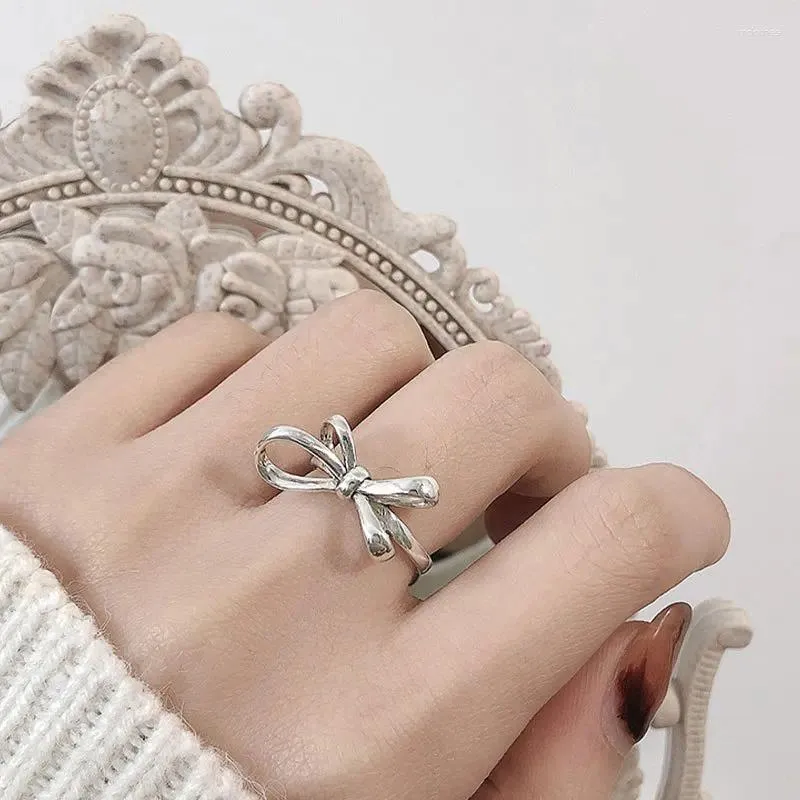 Pierścienie klastra Koreańskie prawdziwe 925 Sterling Srebrna biżuteria Prosta romantyczny wzór łuku słodka moda osobowości dla kobiet pierścień dla kobiet