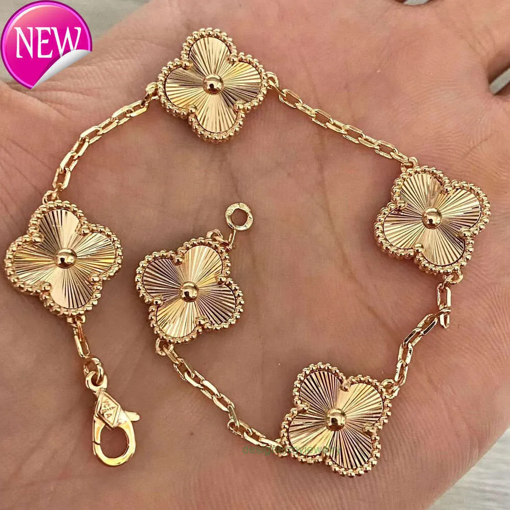 New Van Four Leaf Clover Bracelet Designe Clover bracelet Elegant Fashion 18k Gold Onyx Shell Mother of Pearl Ladies Holiday Gift with box