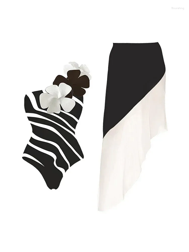 Damenbadebekleidung schwarz mit weiß gestreiften Bikini setzt eine Schulter dreidimensionale Blumenudenrock 2 Pack Badeanzüge