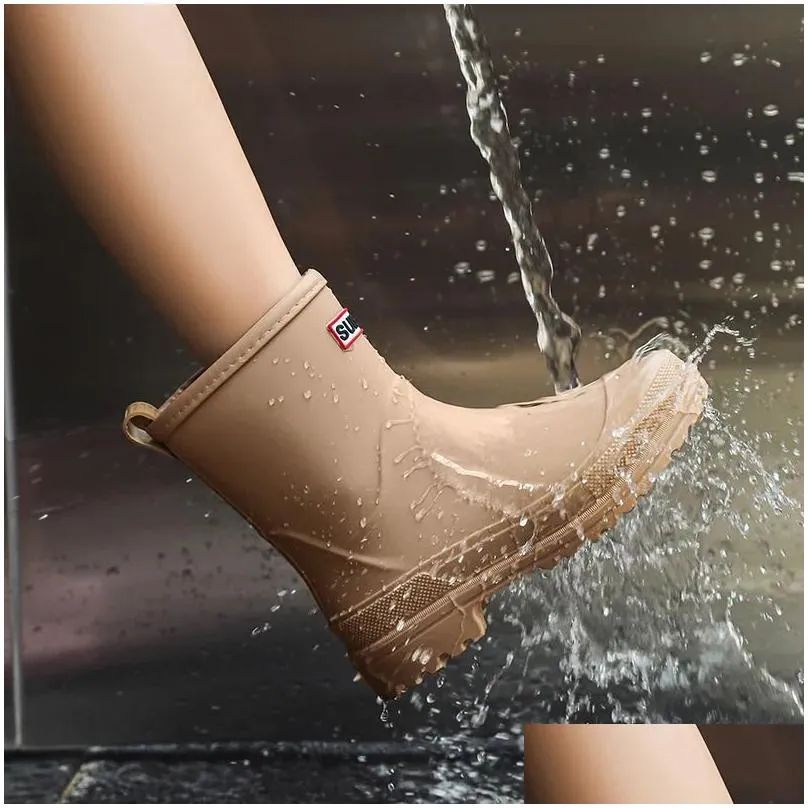 Boots de pluie Femmes Low non-glissade Cuisine Chaussures Eau femme Femme Rubber Garden Galoshes Slip-On Boots de pluie Courts ACCESSOIRES DE LIVRAISE