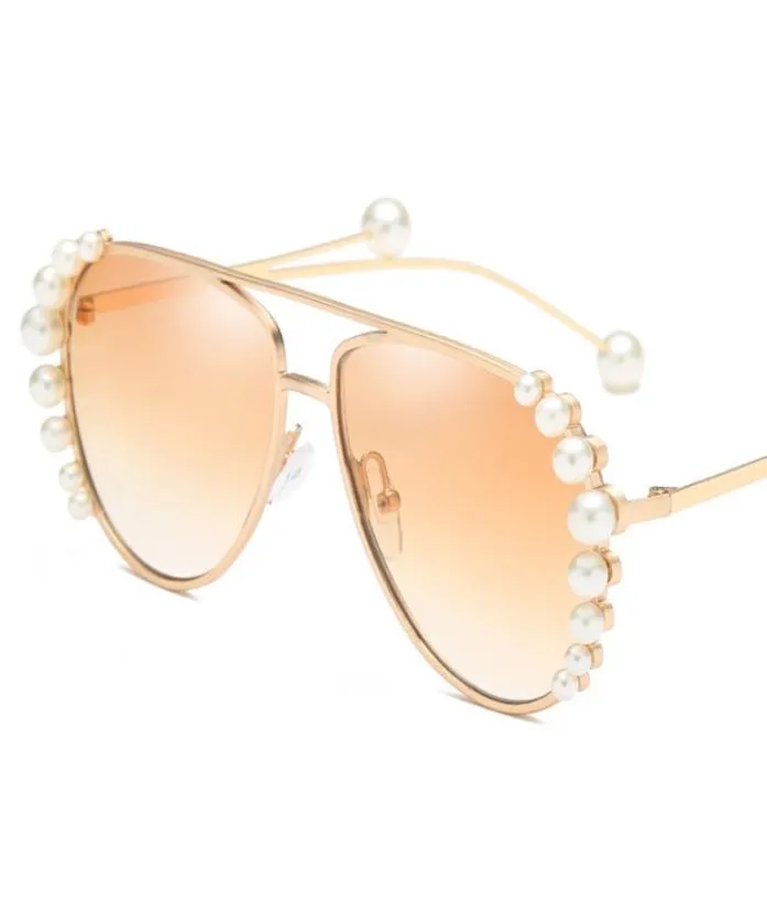 Kvinnor Pearl Solglasögon Pilot överdimensionerade Gold Metal Frame Sun Glasses Vintage Brand Designer Sunglass Shades UV4009663648