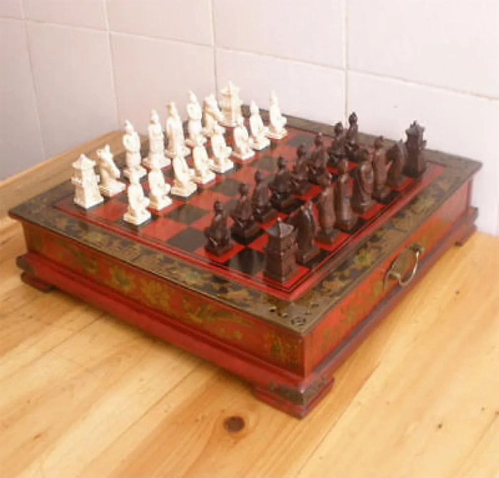 China Qin Dynasty Army style 32 Pieces Chess Set Leather Wood Box Board Table1633125
