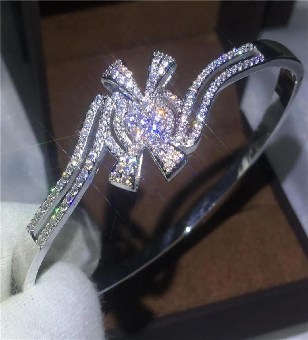 Nowa marka Butterfly Bransoletka Diamond S925 Srebrna impreza zaręczynowa Weddna Bogura dla kobiet biżuteria modowa9835732