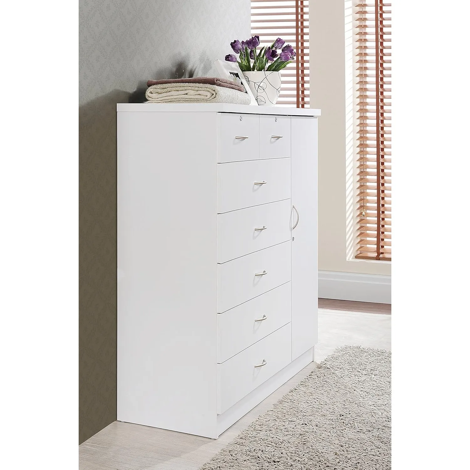 Hodedah 7 drawer chest with locks on 2 top drawers discount