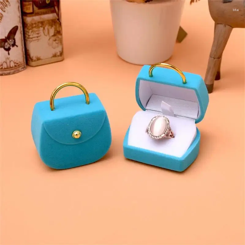 Sachets de bijoux 1pcs Belle bague de mariage en boîte en velours pour boucles d'oreilles Bracelet Bracelet Afficher Contauteur Gift