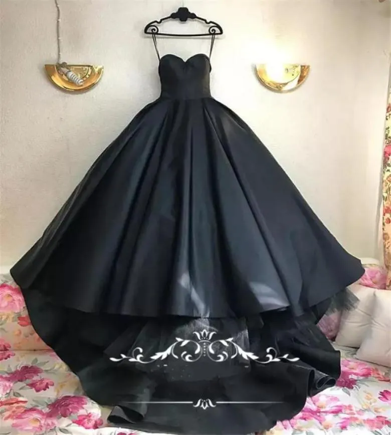 Gotisk svart design bollklänning bröllopsklänningar 2018 plus storlek älskling matt satin tyll arabiska dubai country brudklänningar vestido2916587