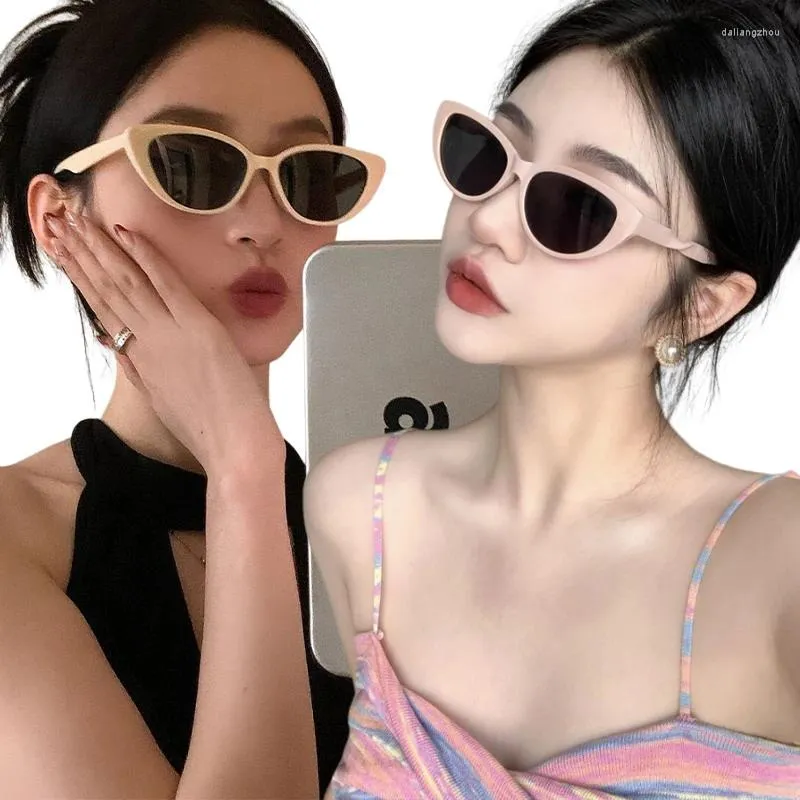 Sonnenbrille 2024 Y2K für würzige Mädchen Katzenauge Retro -Brille Trendy Vintage Small Frame Eyewear Designer Marke Sonnenschutzschutzbrille