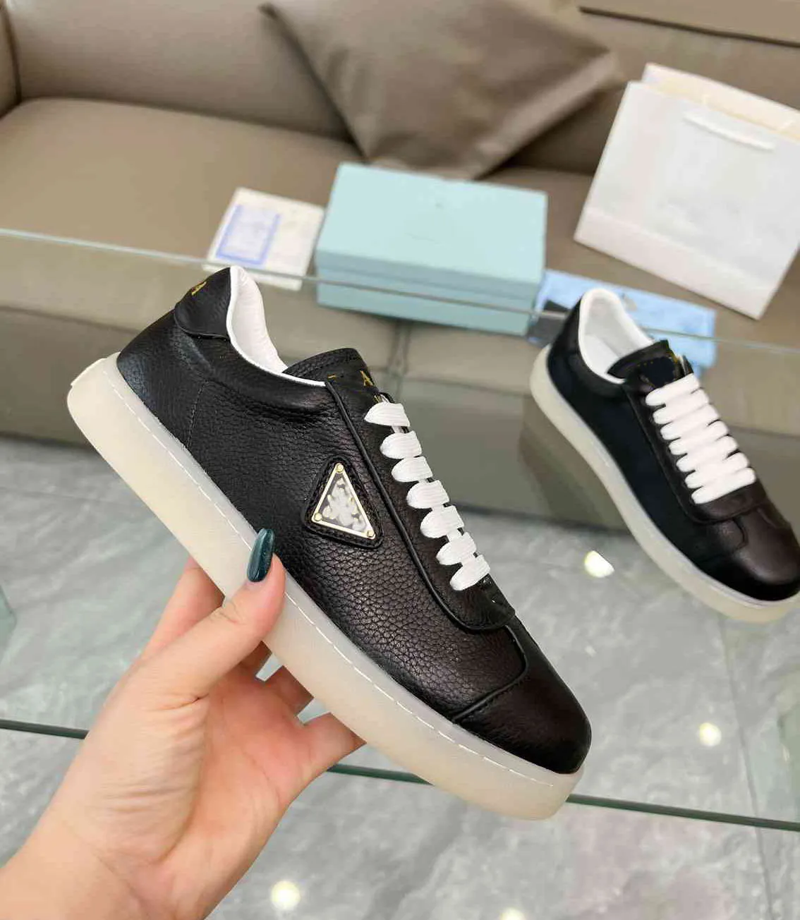 Trainer designer Prad Skate Chaussures Luxury Run Fashion Sneakers Femme Femmes Sports Chaussures Chaussures Casual Classic Sneaker Femme DFGSDF