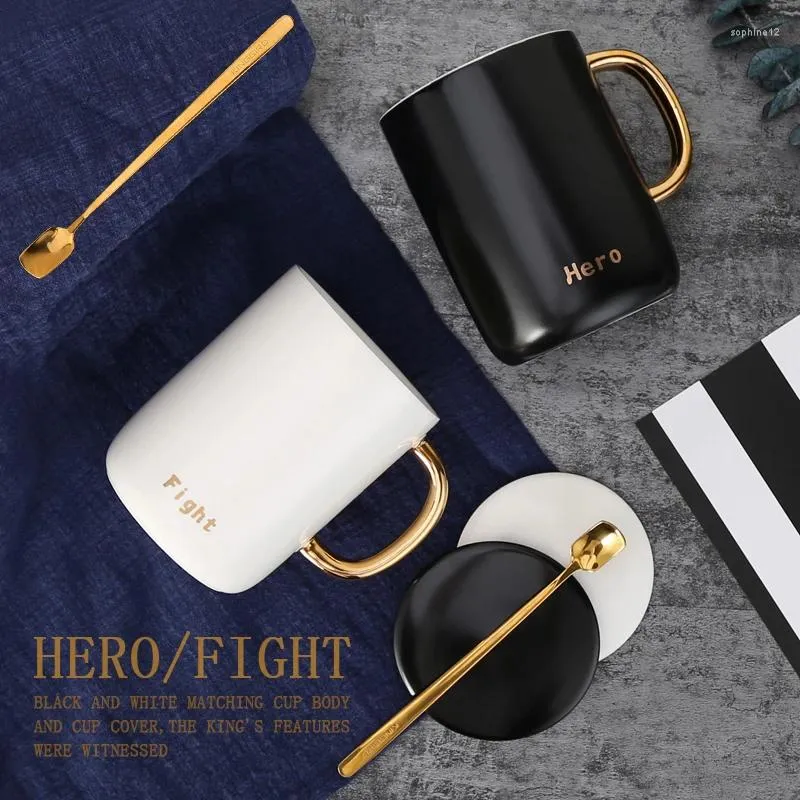 Mugs Creative Office Bone China Cup kaffe Stor kapacitet Enkelt par med locksked elegant hjälte