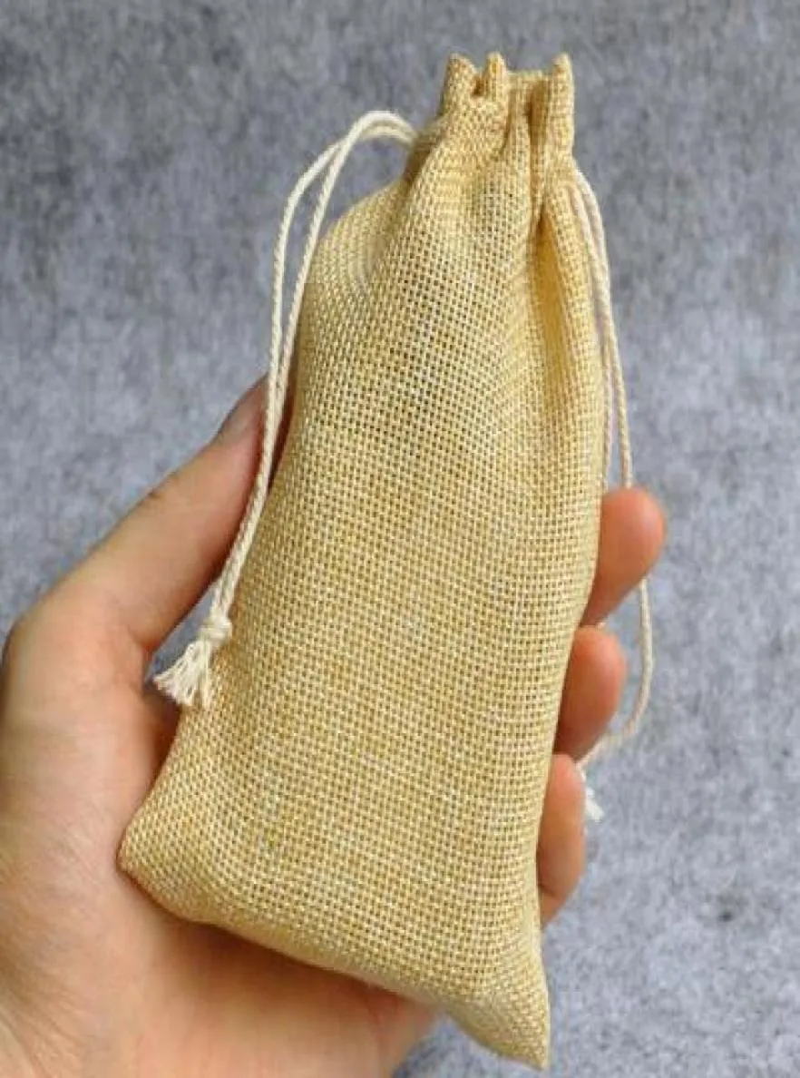 Jute lniane lniane torby prezentowe 7x9cm 9x12cm 12x17cm paczka 100 pierścienia kolczyki Naszyjnik biżuteria biżuteria sznurka impreza Candy SAC2584644