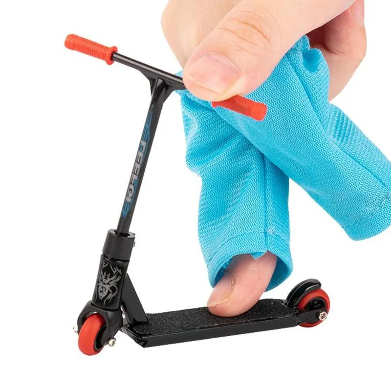 PENGXIANG Mini Trottinette à Doigts En Alliage Ensemble Modèle Mini Trottinette à Doigts Jouet Interactif Activité Sensorielle Kit De Planche à Roulettes à Doigts