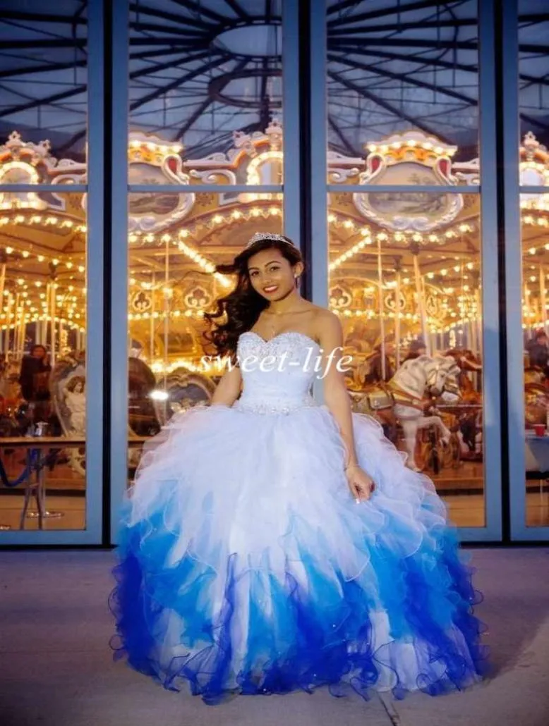 2019 Exquise Quinceanera Robes ombre Blanc Blue Boule Boule chérie Séquelles à orchers à l'orage à lacets