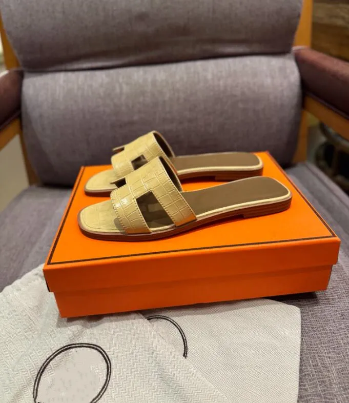 Oran Sandals 슬리퍼 브랜드 디자이너 정품 가죽 여성 평면 힐 샌들, 세련된 슬리퍼, 캐주얼 휴가 해변 93