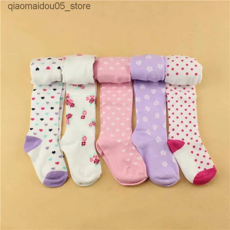 Kids Socken 3 Stück/Charge Frühlings- und Herbstblumenmuster bedrucktes Baby-Strumpfhosen-Pantyhose Pure Cotton Jacquard hochwertige Baby Soals Socken Q240413