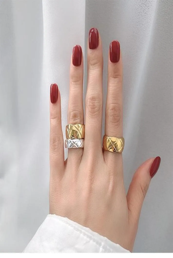 Pierścienie klastrowe Tytan Stal Pierścień Biżuteria dla kobiet mężczyzn C Crush No Cyrcon Stone Wedding Silna Bezenda Geometric5334709