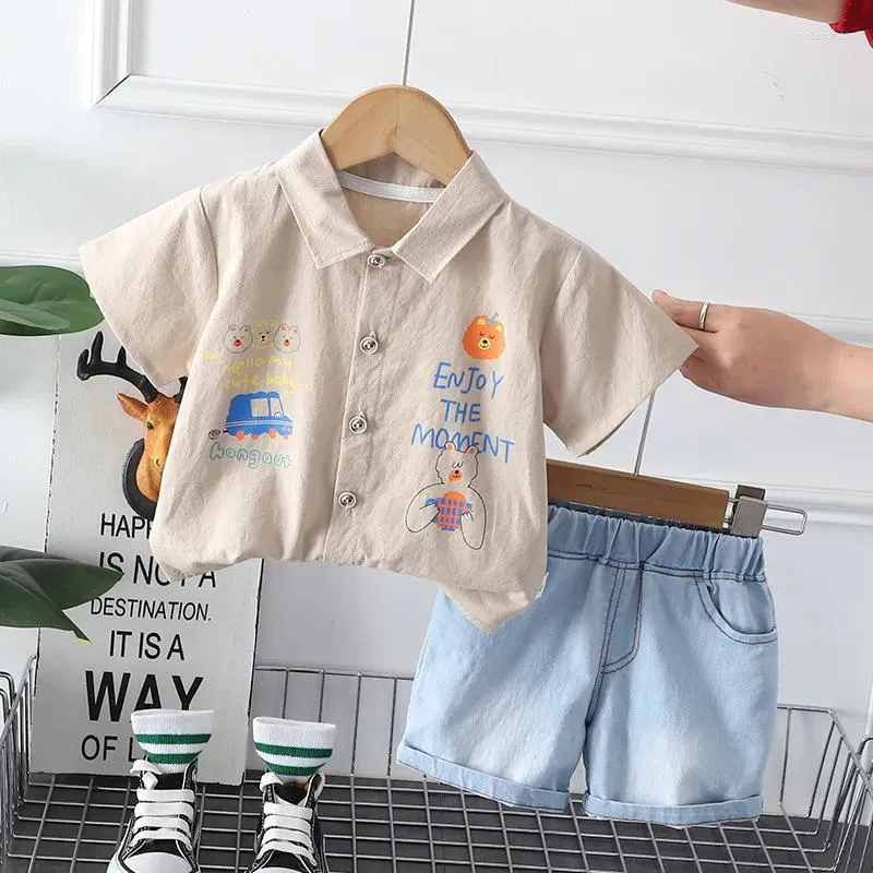 Kledingsets 2024 Boutique babyjongen zomerkleding voor kinderen jongens 2 tot 3 jaar mode cartoon print shirts met korte mouwen en shorts pakken