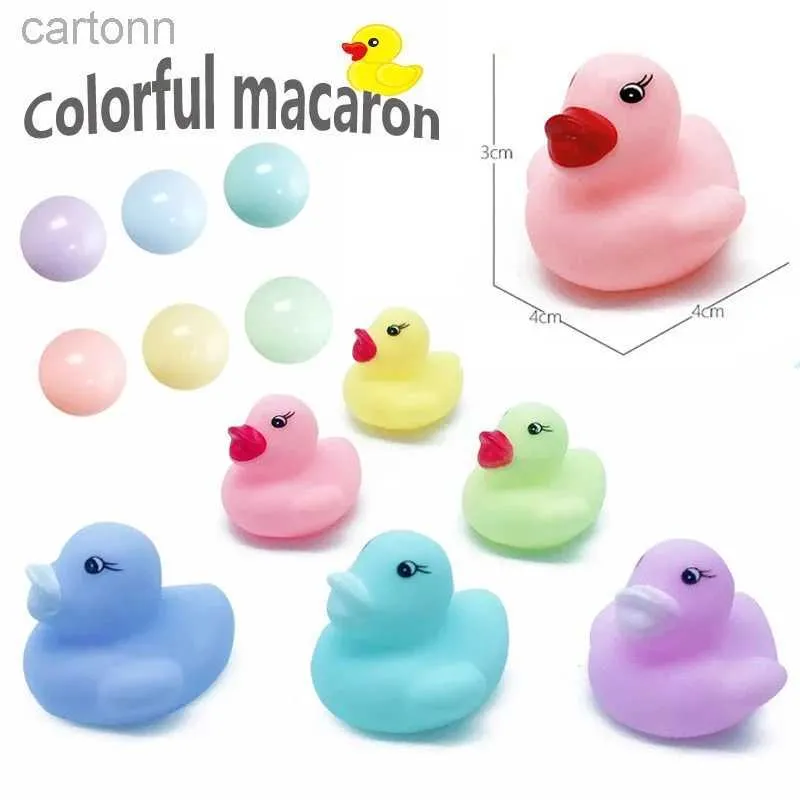 Giocattoli da bagno 100/50pcs giocattoli da bagno macaron che nuotano squittili anatre di gomma vasca da bagno vasca da bagno acqua divertimento giocattoli giocattoli per bambini 0 12 mesi 240413