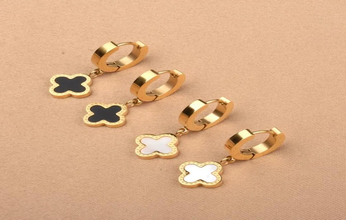 Popular Clover Charm Brincho Gold Aço inoxidável Earrings Huggie 8402836