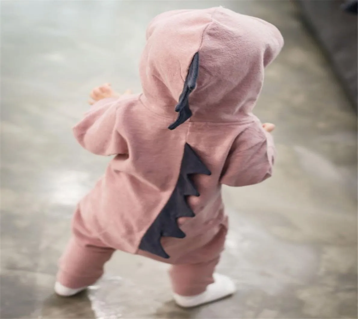 ベビーロンパーズ恐竜の幼児少年ジャンプスーツ長袖の新生児の女の子フード付きボディスーツデザイナー幼児服ベビー服s8050254