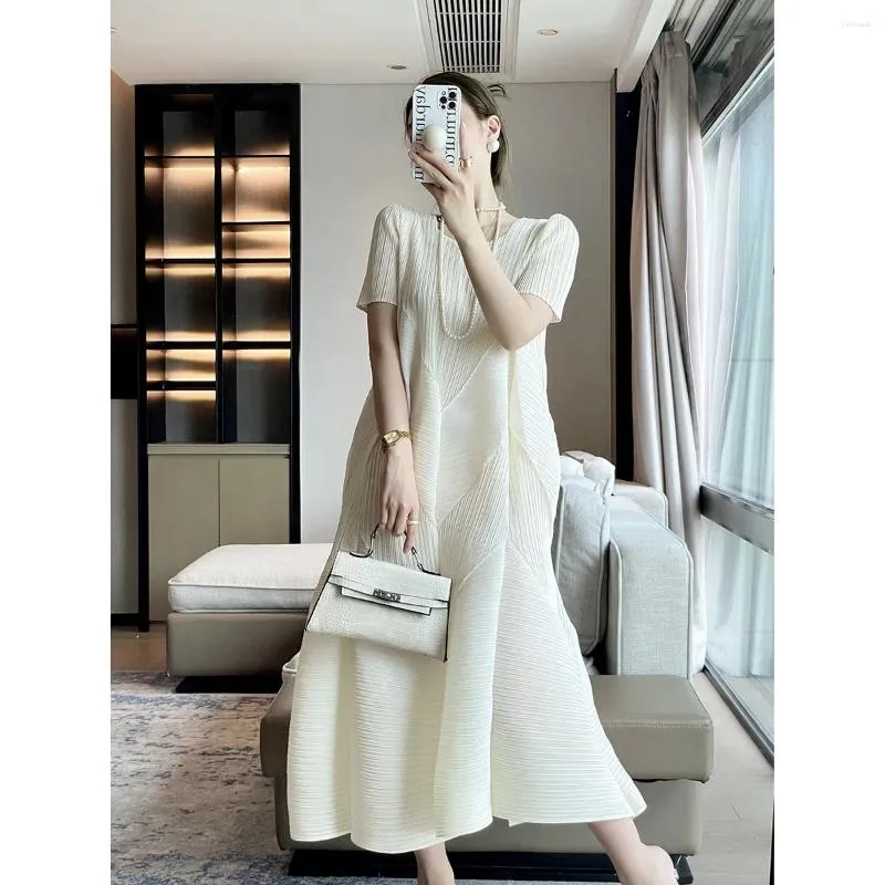 Casual Dresses Miyake Fold 2024 Summer French High End Womens Clothing Elegant And Loose Flesh Covering Long Skirt From Yinqueqi 541.97 DHgate.Com