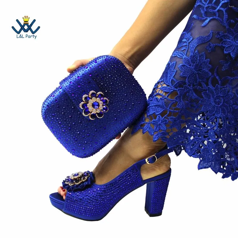 Vestido Sapatos mais recentes mulheres africanas e bolsas ambientadas em royal blue design