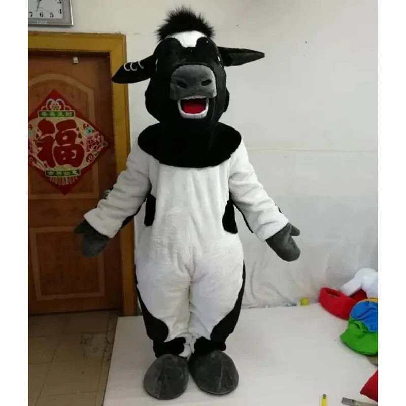 2024 Halloween vuxen storlek Cow Mascot Costume Custom Carnival Adults Storlek Furry Suits Halloween Carnival Birthday Party Dress