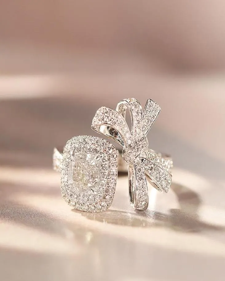 Bowknot Style Female Lab Diamond Ring 925 Srebrny Srebrny Bijou zaręczyny Pierścienie dla kobiet Bridal Party Jewelry2327736