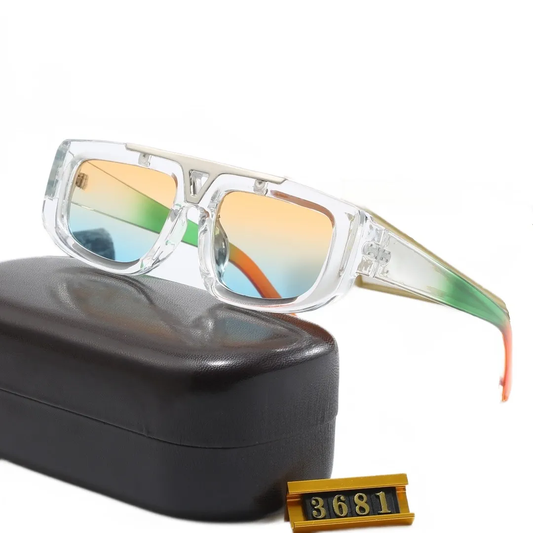 2024 Luxury Designer Sunglasses Men Classic Popular Brand Sunglasses For Women Transparent Frame Summer Beach Sun Glasses Green Gradient Lenses