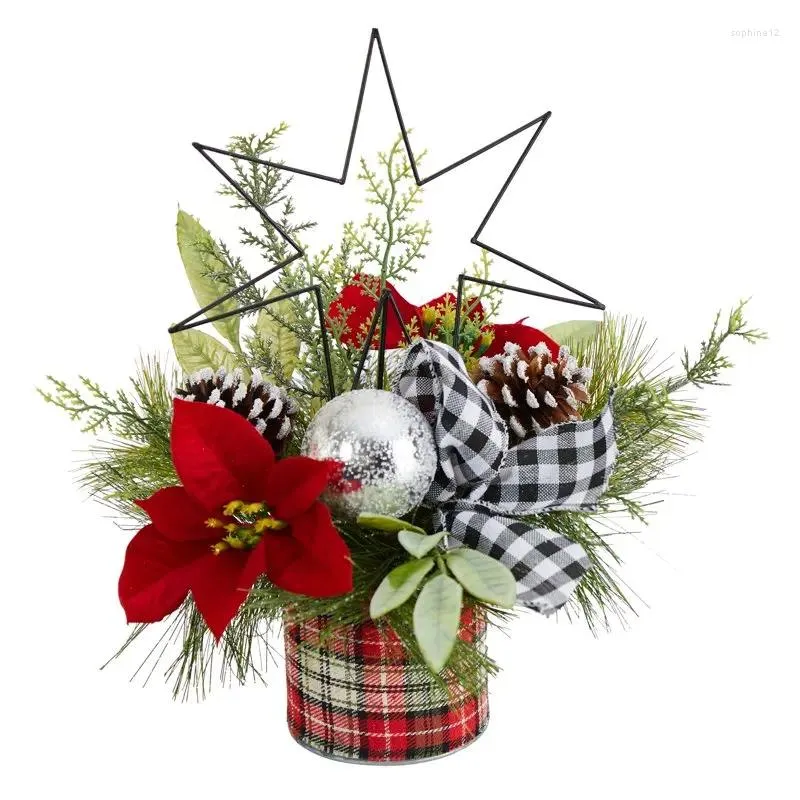 Dekorative Blumen Weihnachtsstern und Tinzieren mit künstlicher Blumenarrangement nordisch