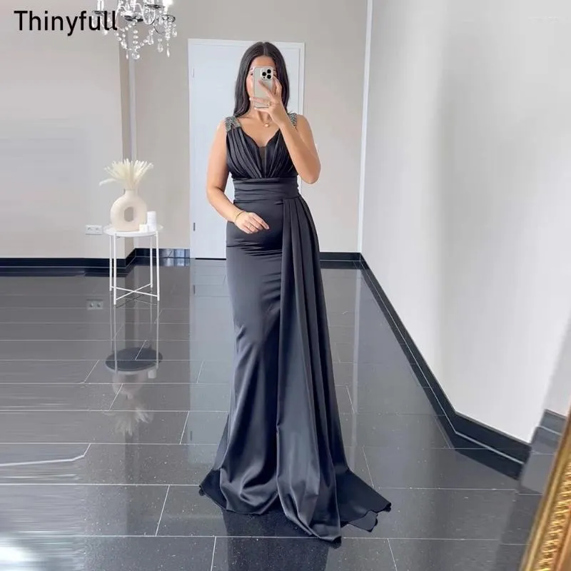 Abiti per feste sottili Arabia saudita Black Mermaid Adus Dress da ballo senza maniche Abiti da sera lucidi 2024 Elegante evento formale Dubai