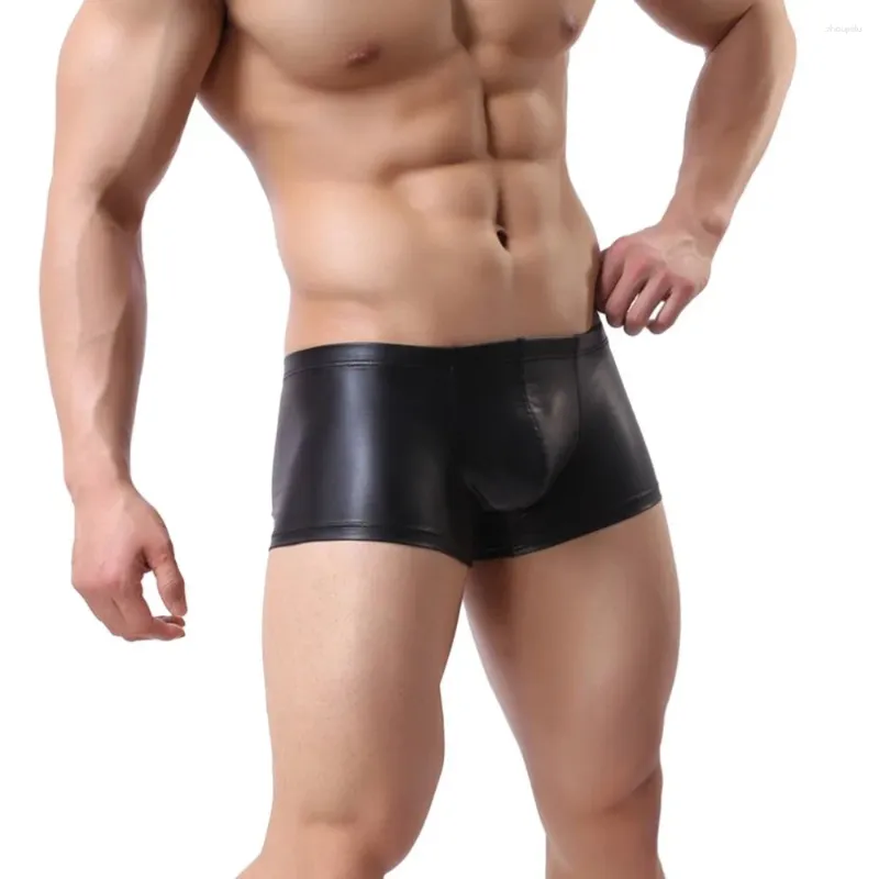 Underpants Männer PU Leder Unterwäsche Boxer-Shorts u konvexer Beutel Mode männliche Höschen Klassische Plaid Shorts 2024
