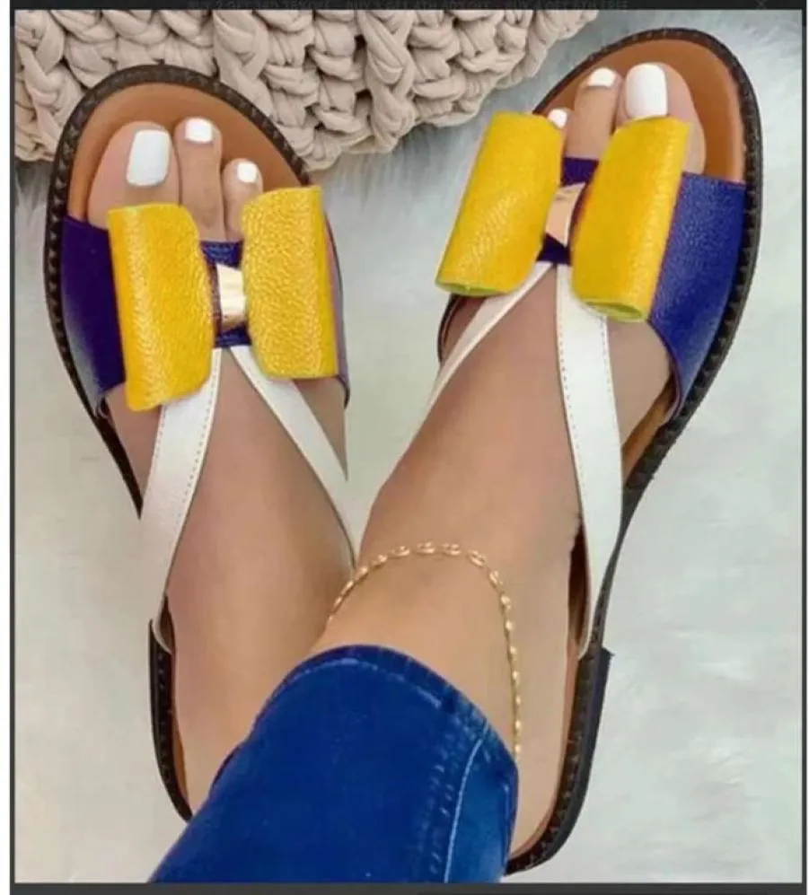 2023 Sandals Designers clássicos sapatos de mulher quintais Novo Lady Breathable Lady Casual Bow Flat Slippers Big YardsSandal Women S2438802