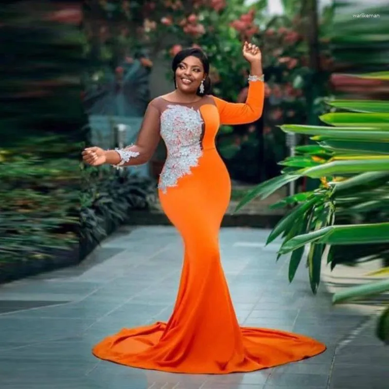 Partykleider Orange Aso Ebi Meerjungfrau Prom Spitzen Applikationen reine lange Ärmel Abendkleider Frauen formelles Anlass Kleid