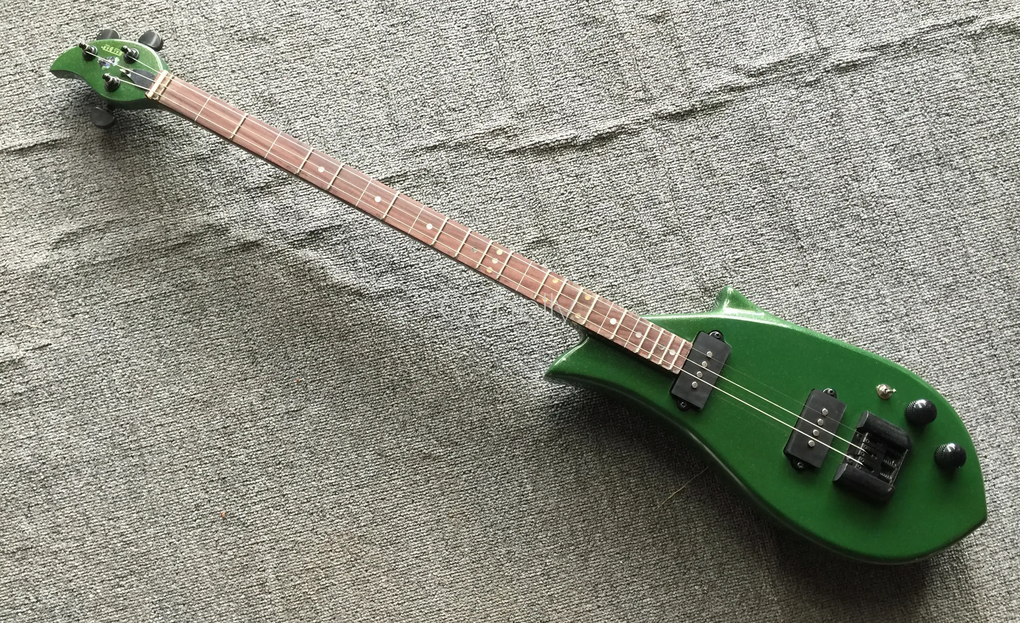 Кабели высококачественные Qshelly Custom Green Metallic Sparkle Form Form