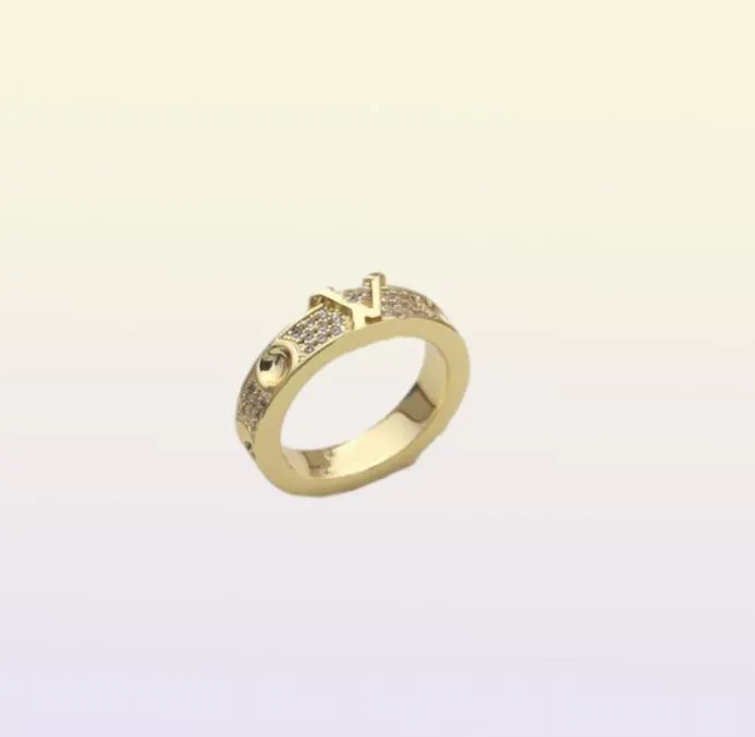 2023 Love Ring Womens Coppia Rings Mens Fashion Neutral intagliato intagliato Tre colori Accessori per gioielli Prima scelta per Gallings3917469