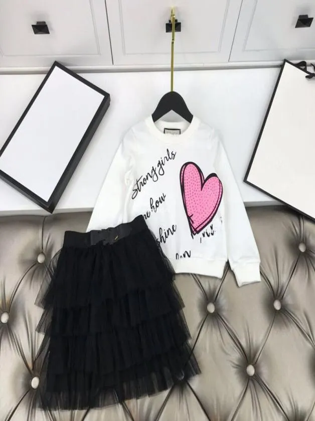 Stile designer Gonne per bambini Outfit per bambini Lettera Love Heart Spazzatura stampata Sigri per torta a livello Tulle 2pcs Set A37066033803