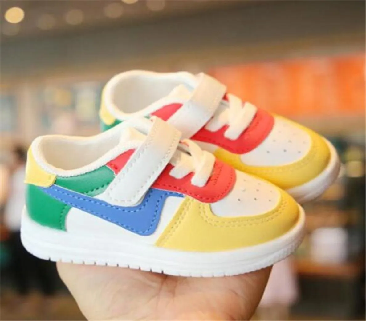 Fashion Toddler Baby Sneakers for Children Girls Boy en cuir appartements décontractés Breathabilité