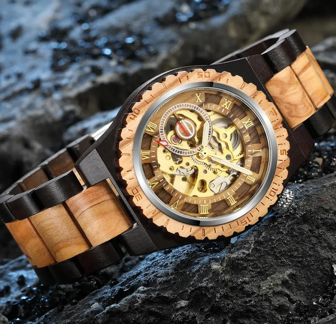 Creative Mechanical Wood Watch Steampunk Skeleton Automatiska män naturlig träklocka ihålig rörelse modearmband B12052697612