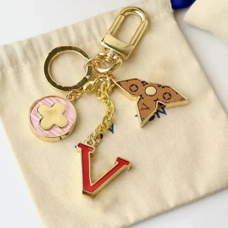 EIITES Fashion Brand Letter Designer Kelechains Metal Keychain Womens Bag Pendre Auto Pièces Car Key Chaîne No Cadeaux Box Sac à poussière Louiselies Vittonlies