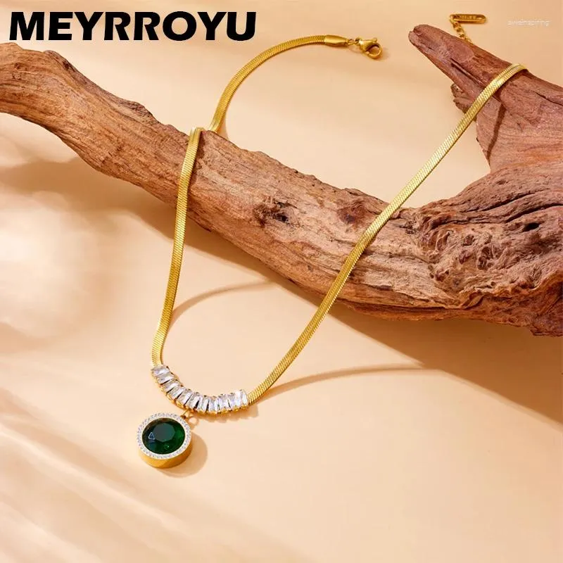 Anhänger Halskette Meyrroyu Kleine runde Zirkon -Inlay -Halskette für Frauen Gold Farbe Grün Kristall Charme Kette auf Nackenschmuck