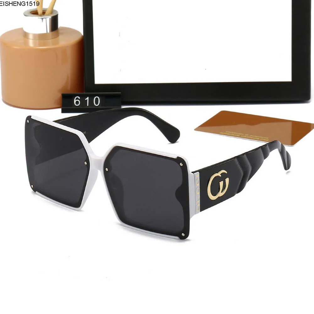 Lunettes de soleil designer pour femmes lunettes de soleil et mannequins pour hommes Modèle de protection UV spéciale Big Leg Double Beam Cadre extérieure Brands de conception de conception des lunettes