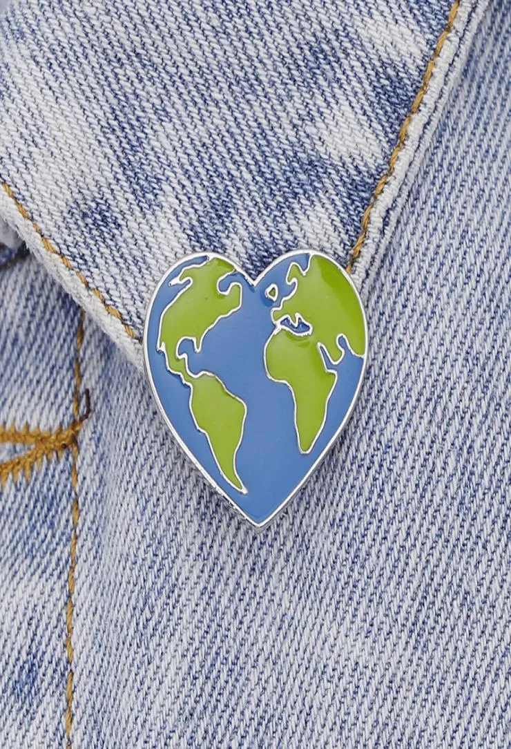 Green Earth Heart World Map Label Labé