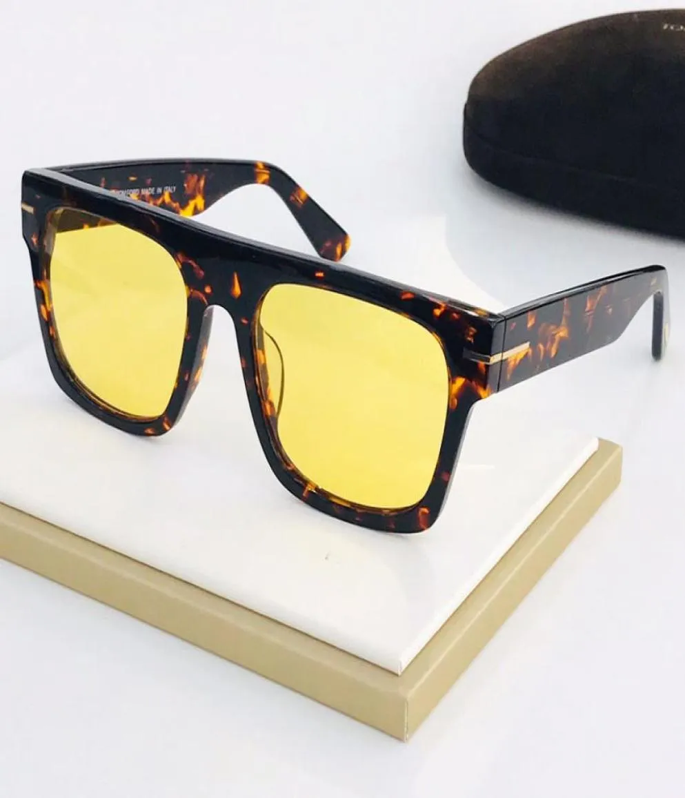 TOP TOM HOMEM MOMANES MOMENTOS DE ÓPIMOS DE SUNS DESIGNADORES ÓPIOS Classic Fashion Pop Party Glasses FT0711 Casual Beach UV Ford Marca Sunglasses Wi2428933