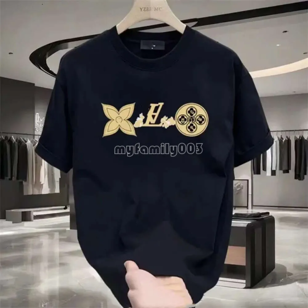 Nouveau Tshirt de luxe Men Tshirt Louisevittonly Women Designer T-shirts Short Fashion Summer Casual With Brand Letter Designers de haute qualité T-shirt S-3XL 19