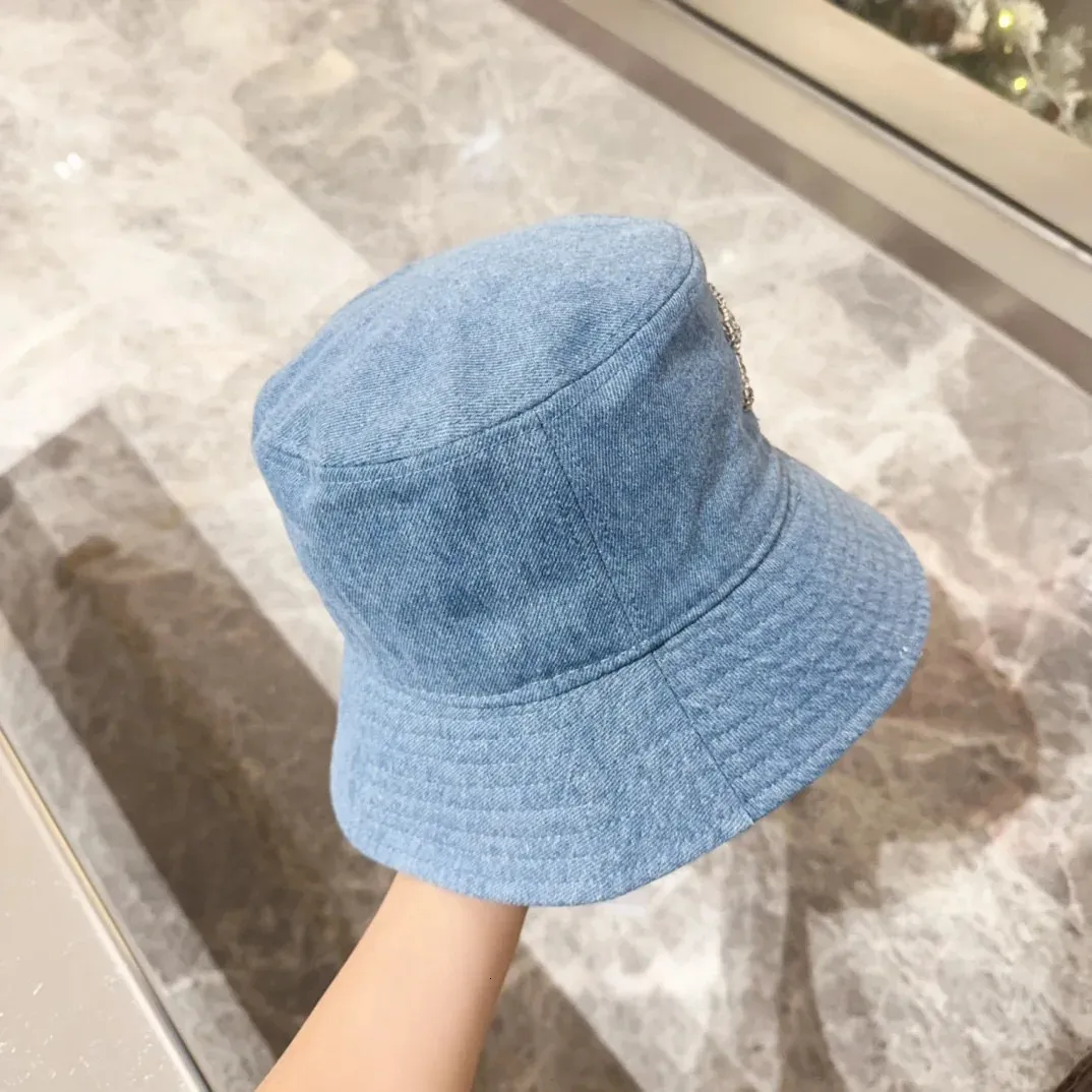 Designer di marchi di lusso disegni in denim alla moda blu vintage cappello da pescatore 240409