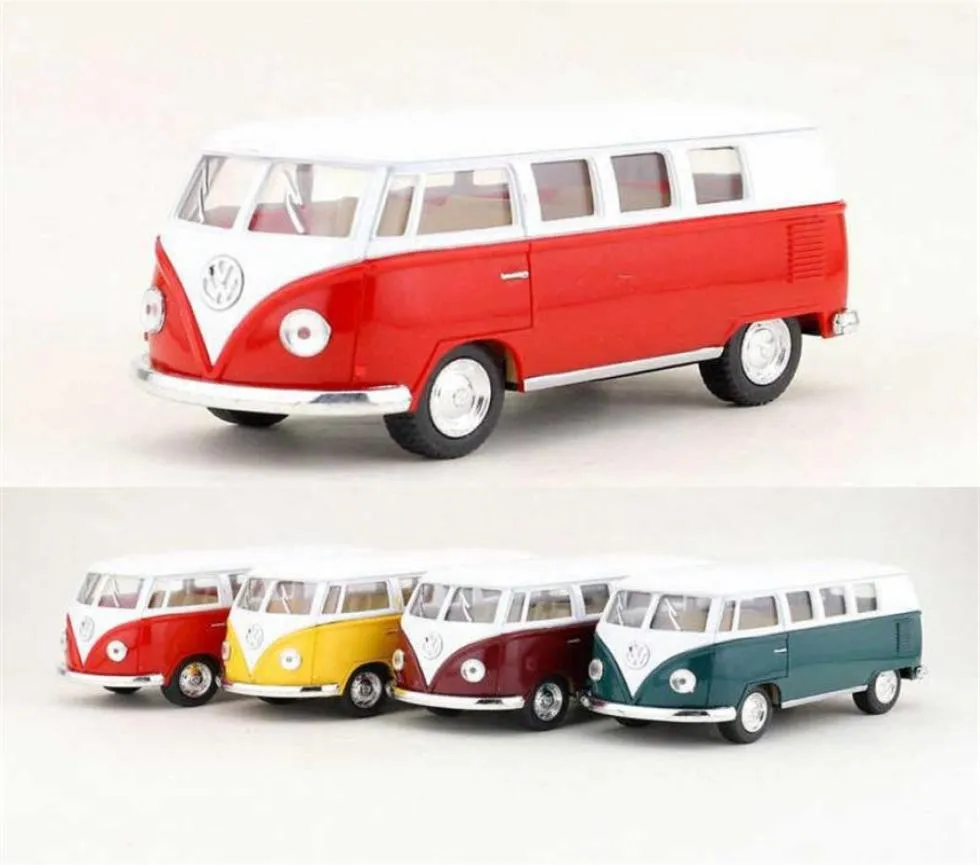 Kinsmart Toy Diecast Model 132 Scale 1962 Klasyczny autobus Pull Back Can Collection Dift for Children251H8562816