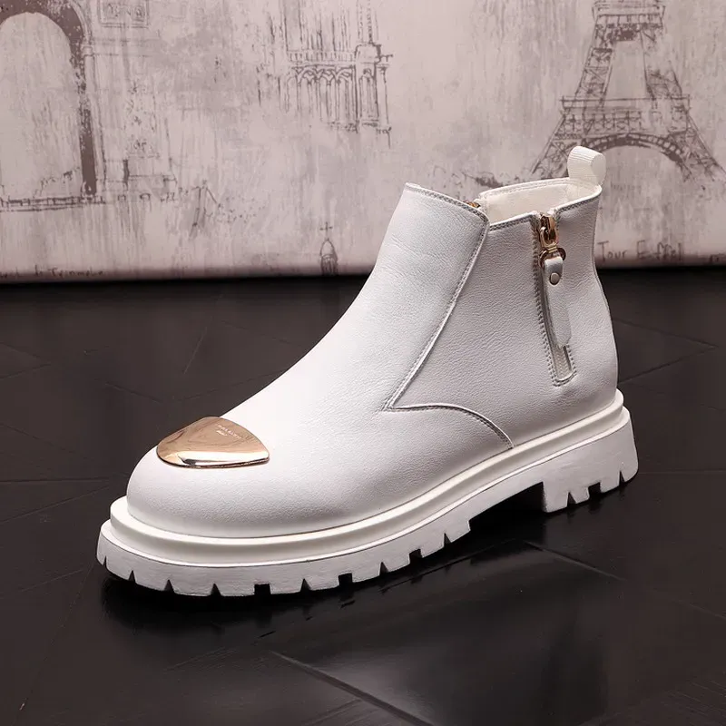 Designer de boots Mens White Casual Comfort Shoes High Top Trending Metel Charm Street Boots de lazer Plataforma masculina Sapato mais jovem Errfc