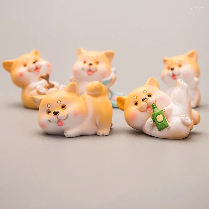 Estatuetas decorativas 5 PCs desenho animado fofo Akita cão estatueta micro paisagem decoração de casa miniatura de fadas de fadas acessórios de decoração moderna moderna