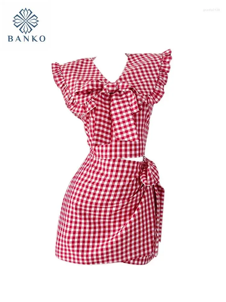 Arbetsklänningar högkvalitativa modekläder 2-stycken kjol Set Sailor Collar Crop Top Bow Red Plaid A-line Sweet Party Japanese