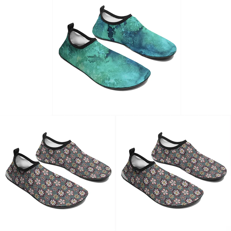 Männer Frauen maßgeschneiderte Watschuhe Cartoon Tierdesign DIY WORD Schwarz weiß blau rotes Slip-On-Herren-Trainer Gai 105